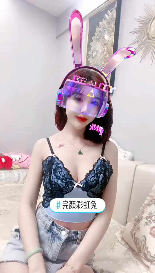  브라만 입고 셀프 댄스 영상찍다 브라끈이 뚝..?