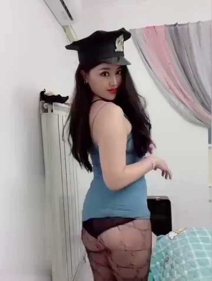  섹시한 경찰 코스프레 해본 육덕녀