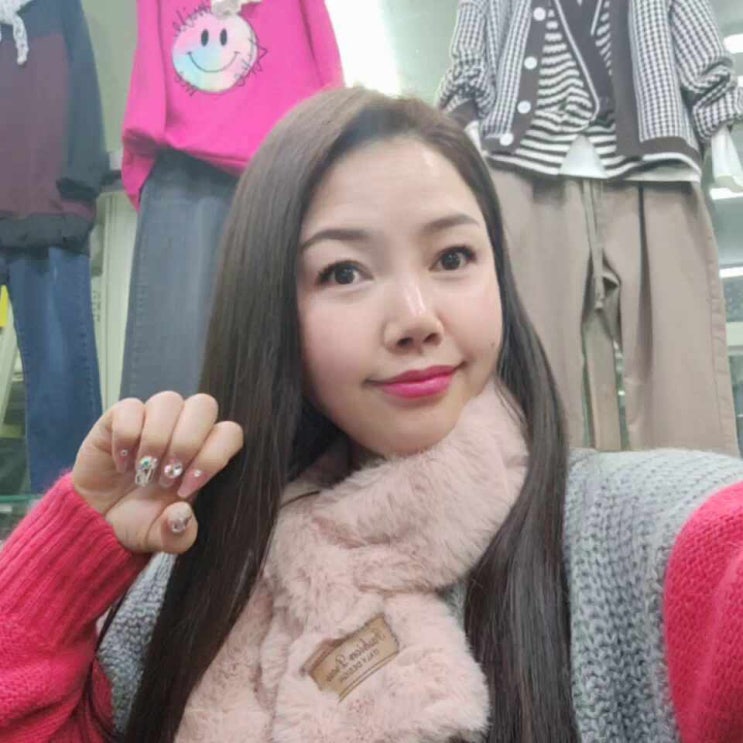  안산고잔동네일 네일프롬비 화려해