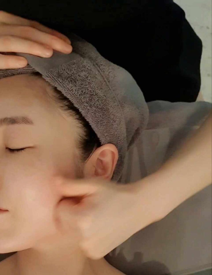  얼굴형 고민 없애주는 수원피부관리 '결이고은 수원점'