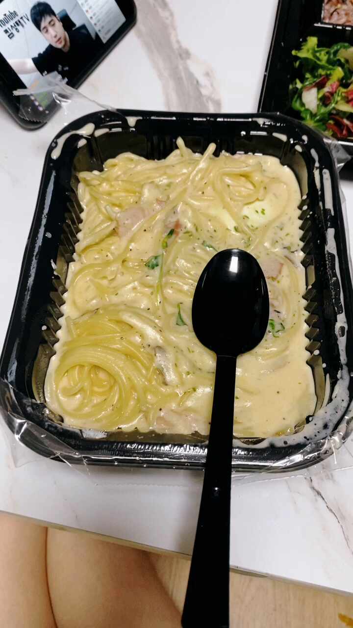  대구 파스타201 다이닝에서 에그까르보나라랑 치즈롤까스 시켜먹었어요!