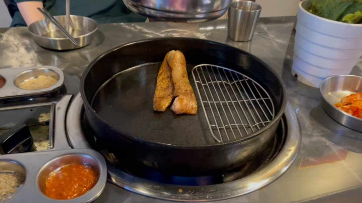  [신도림고기집] 연탄으로 구워 육즙 풍부한 신도림 돼지고기맛집 고시정