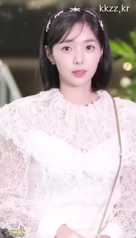 타이트한 치마 골반 라인 채수빈