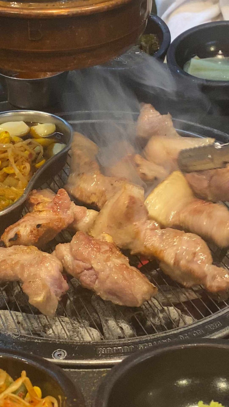  숯불로 구워 촉촉한 숙성 돼지고기 방배역 고기집 원조부안집
