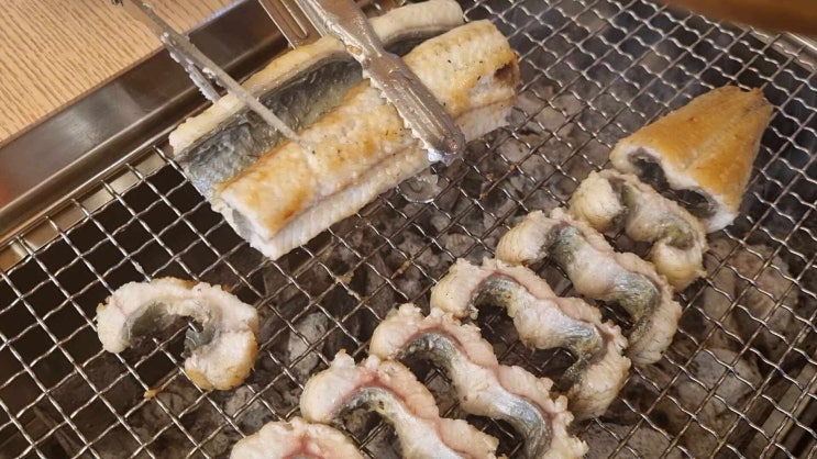  가족, 손님, 그 누구에게나 딱! '황토민물장어'