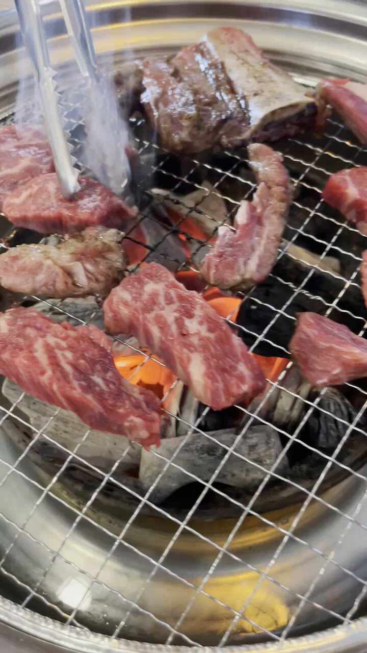 "천안, '연우갈비'에서의 특별한 소 갈비 먹방"