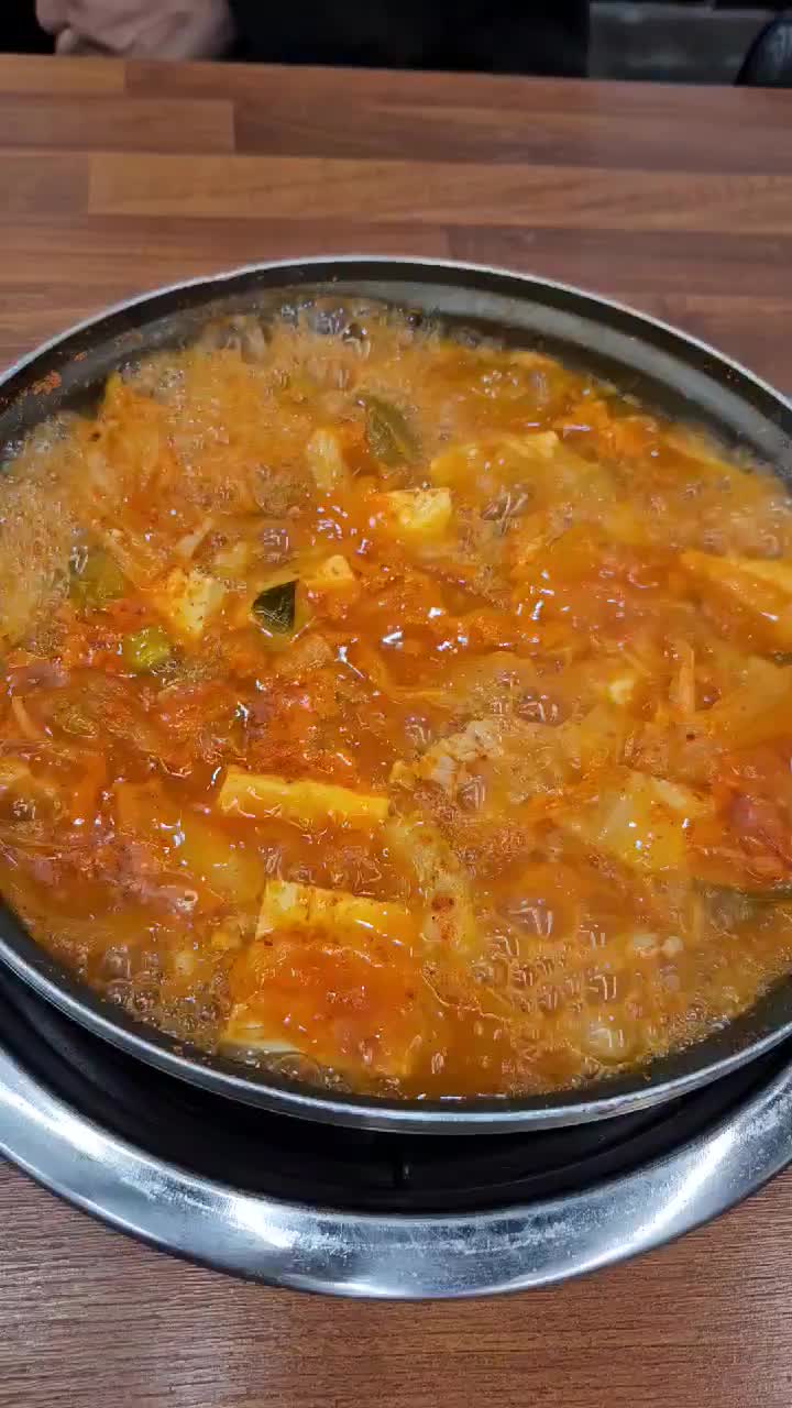  오늘 점심 뭐 먹지? 명절연휴 전 직장인 점심 김치찌개