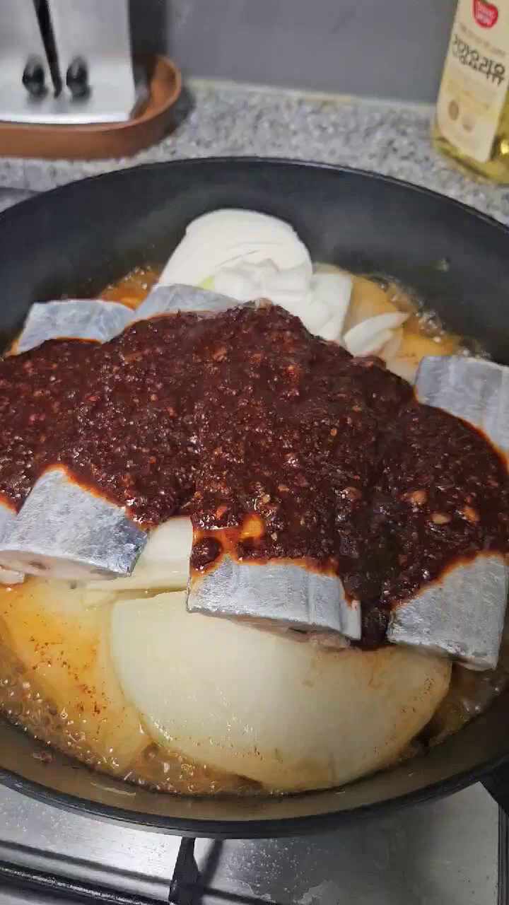  왕무넣고 밥도둑 갈치조림 집밥 해먹기