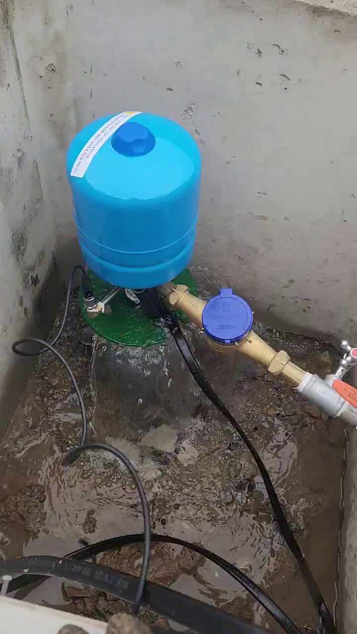  지하수 인버터 모터 설치하고 왔습니다.