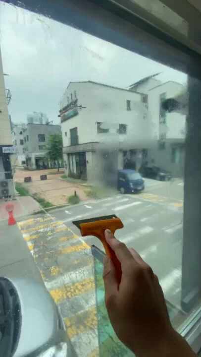  시흥 송도 일산 파주 청라 유리창청소로 맑은 하늘을 더 맑게 보기!