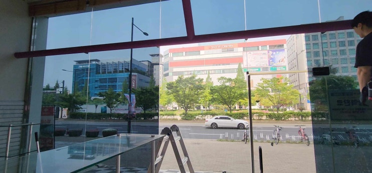  안산 건물 유리 창문 열차단 햇빛차단 자외선차단 4U동물병원 썬팅 필름 시공