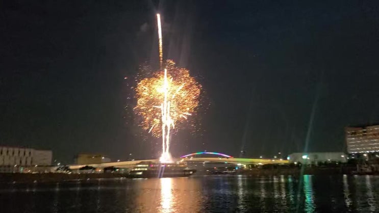  [김포 현대아울렛] 강 위에서 바라보는 김포현대아울렛 불꽃놀이?! 리버사이드 불꽃축제 후기! :D