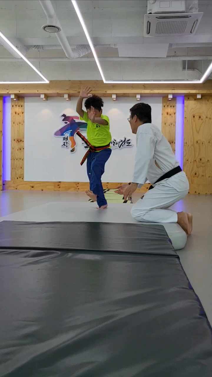 지축 태권도 | 지축동 태권도 | 특강! 하늘로 도약하라! | 명장 돌려차기 태권도 : 네이버 블로그