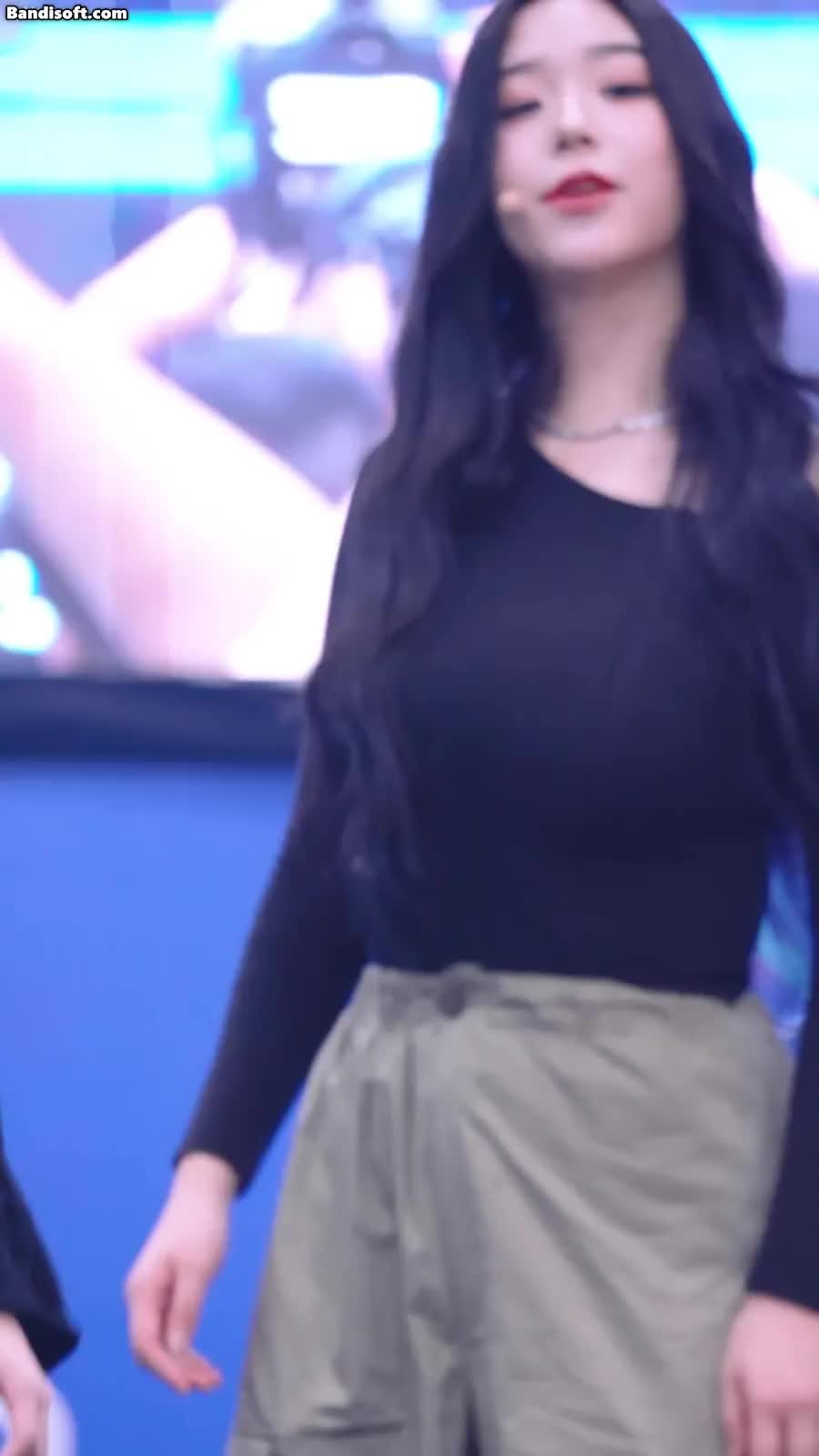 호불호 갈린다는 트리플에스 김채연 몸매