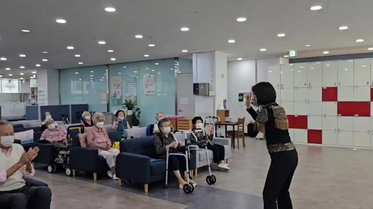  안녕하세요. 파주 효림 주야간보호센터~~!! 한 주 어르신들의 활동 모음 ~ 창의미술, 실버노래교실,언어인지,소도구체조,민요교실,실버체조 등 다양한 프로그램활동을 즐겁게 ~~!!