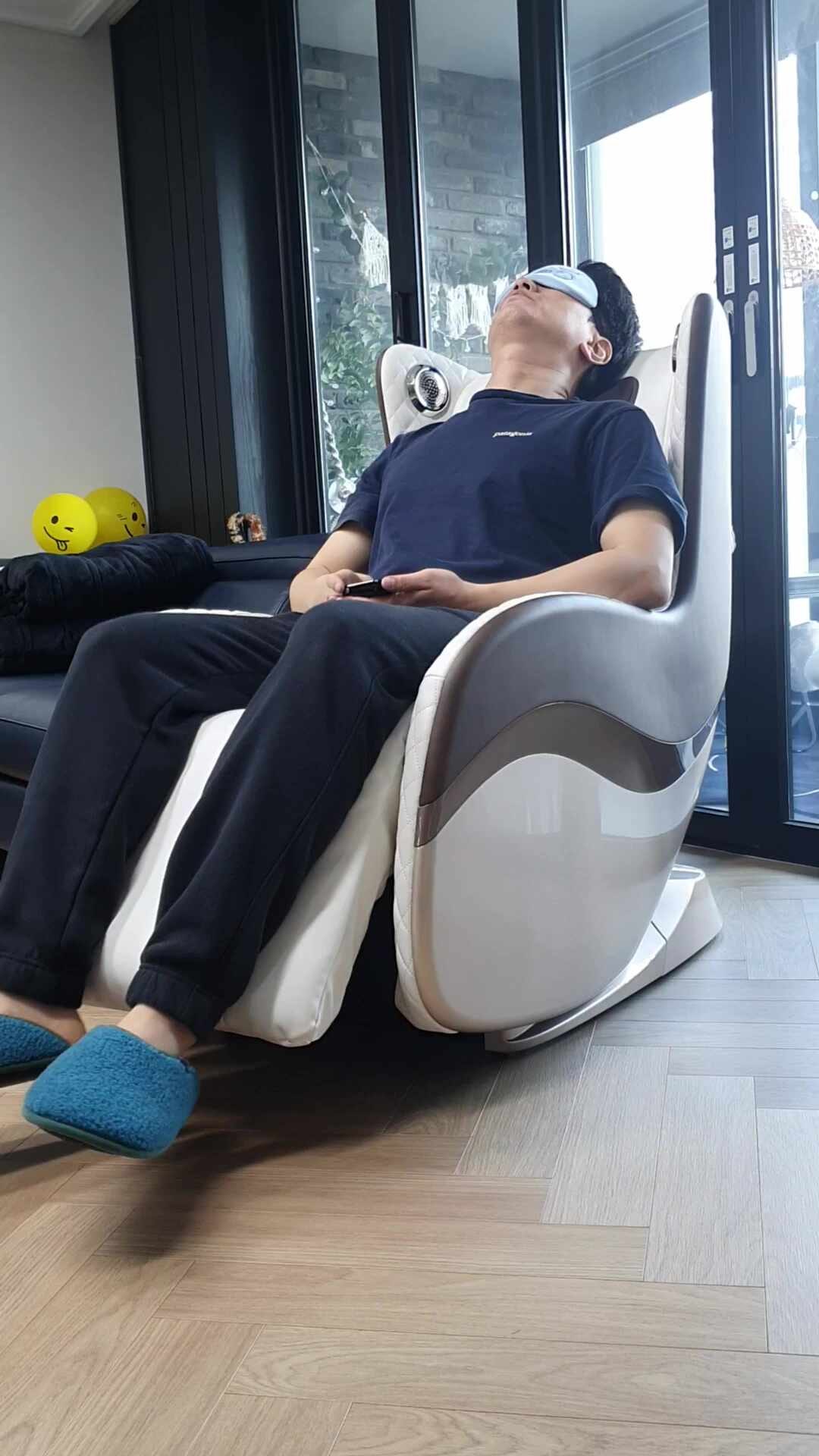 바디프랜드 아미고 안마의자, 작고 예쁘지만 기본기는 빵빵합니다.