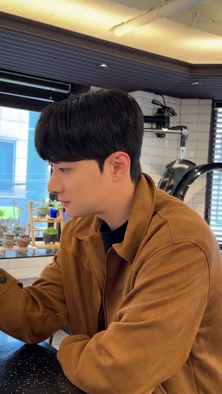  왕십리 미용실 남자 머리 전문 맨드 살롱 12호점 수민 : 시스루 댄디펌