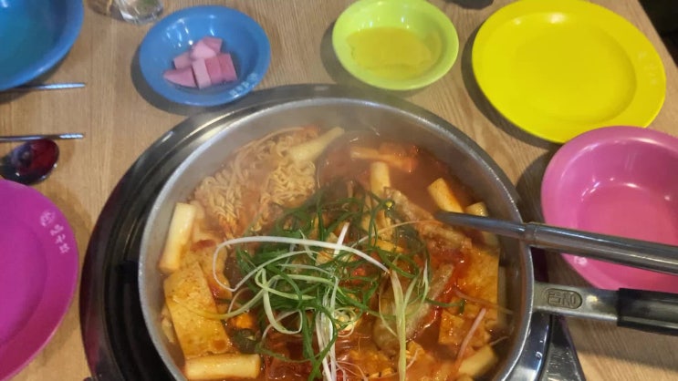  강동구청역 맛집 올림픽공원 떡볶이 피자는 일방통행국물즉석떡볶이&화덕피자
