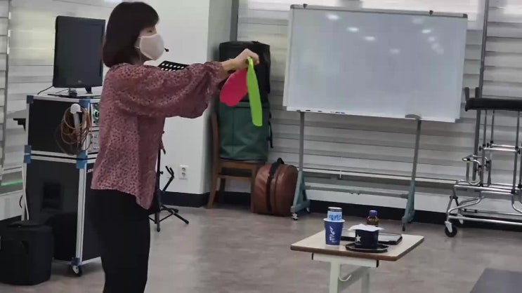  파주 주야간보호센터 - 효림 어르신들의 소도구 체조