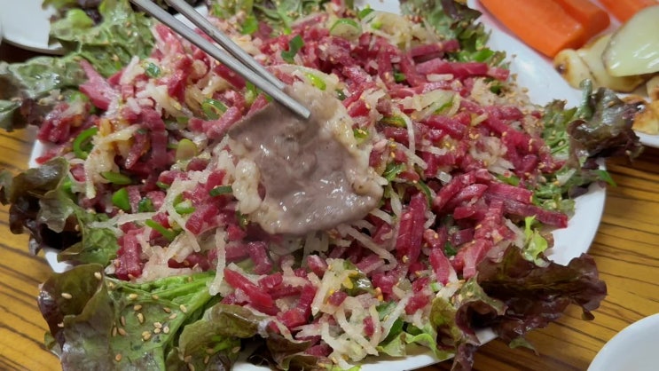  종로 광장시장 차돌박이 육회 싸 먹는 맛집 백제정육점 백제고기집