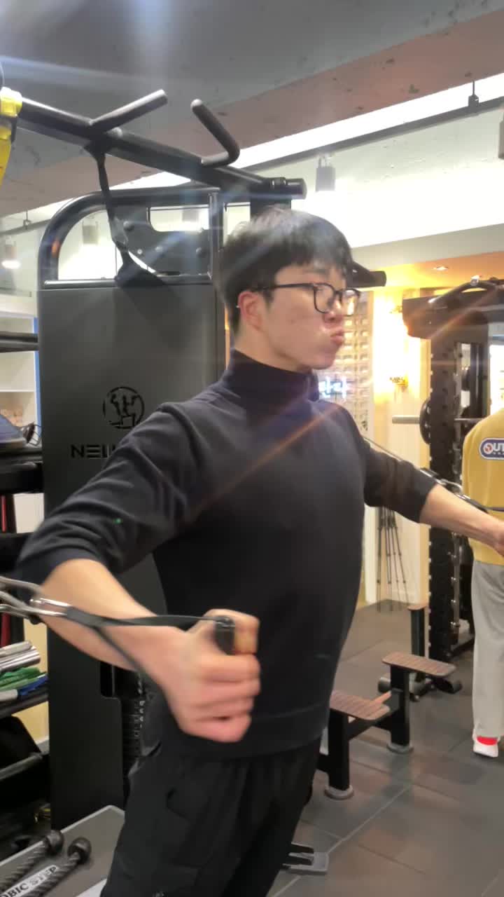  해운대PT, 우동PT, 해운대헬스 / 케이블 플라이 워밍업으로 최고!