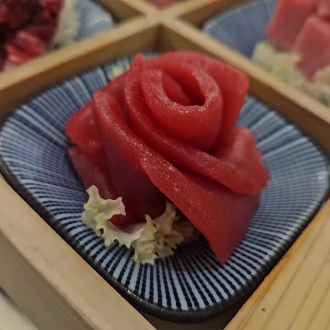 참치가 골드참치를 만나면 작품이 됩니다.
