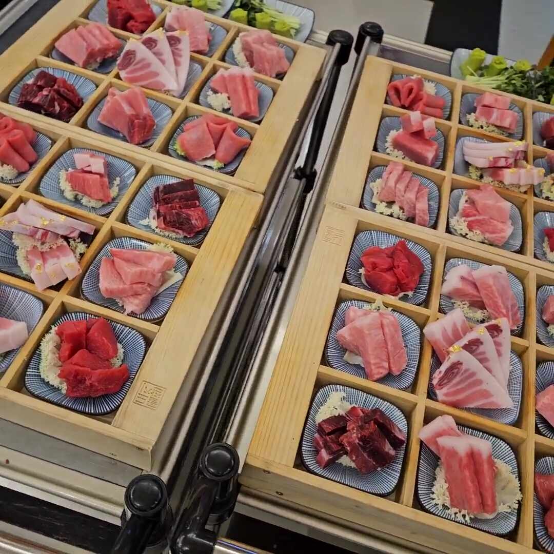 참치 구경하세요.