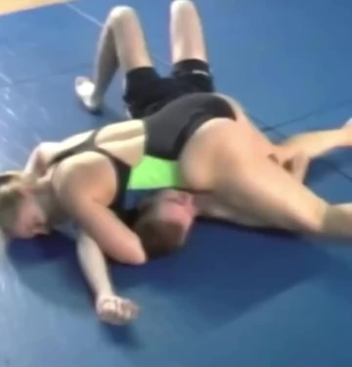  이기고 싶지 않았던 남자 레슬링선수