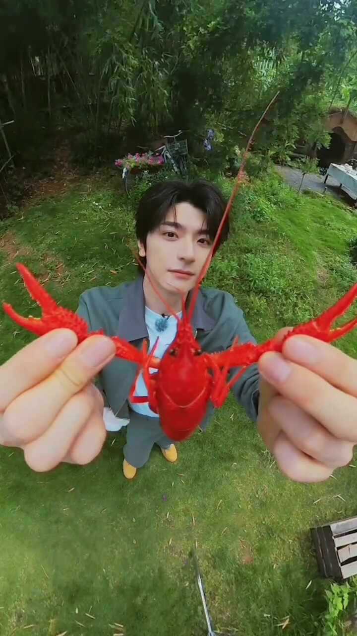  [250515] 린이 도우인 _ 舌尖上的抖音(설첨상적두음) 가재친구 자랑(?)