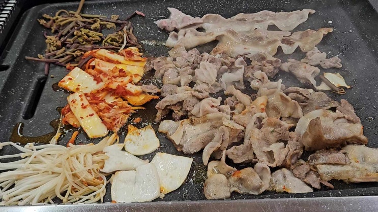 하양맛집 대패생각 하양점 점심 후기, 야채 22종 샐러드바와 가성비 좋은 냉삼 맛집