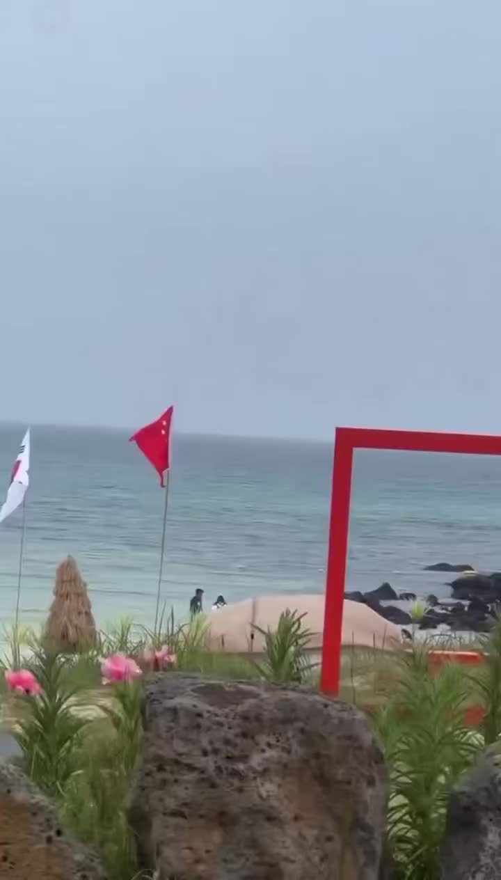  여기가 중국이야? 제주 우도 해변에 오성홍기 사건, 중국인들 줄서서 사진 찍더라