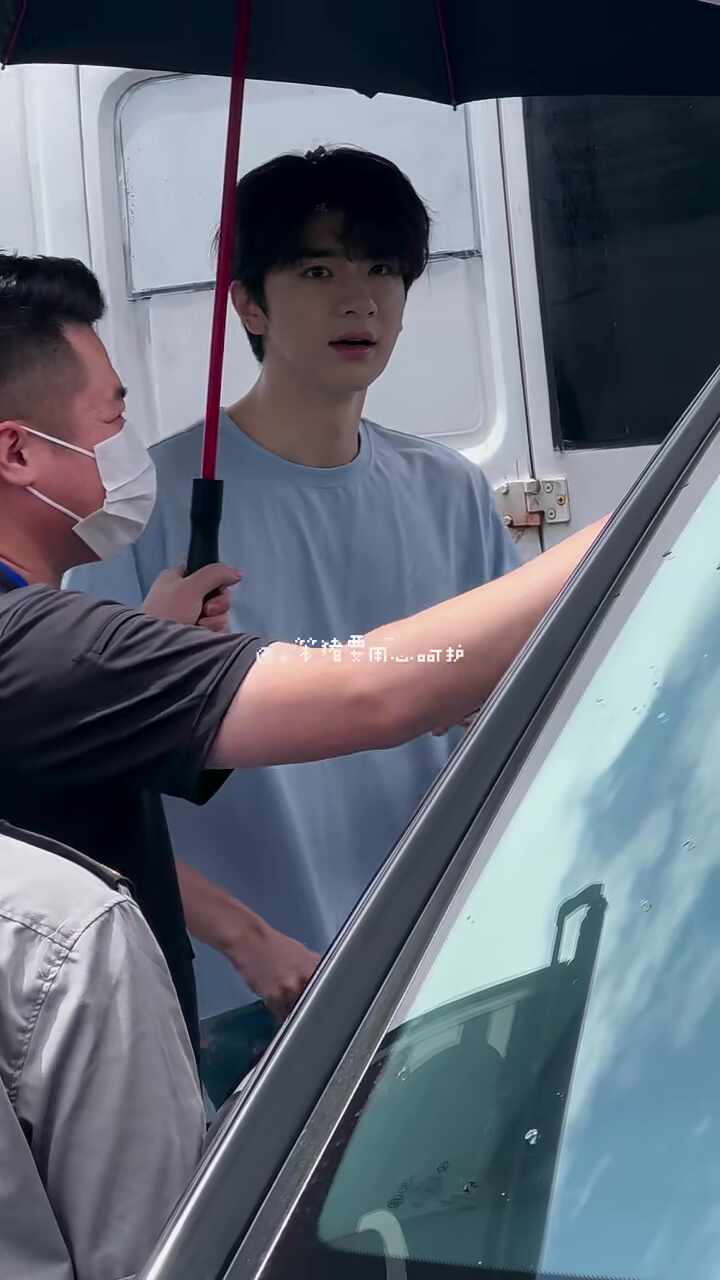  [250811] 절월량(折月亮) 촬영중인 린이