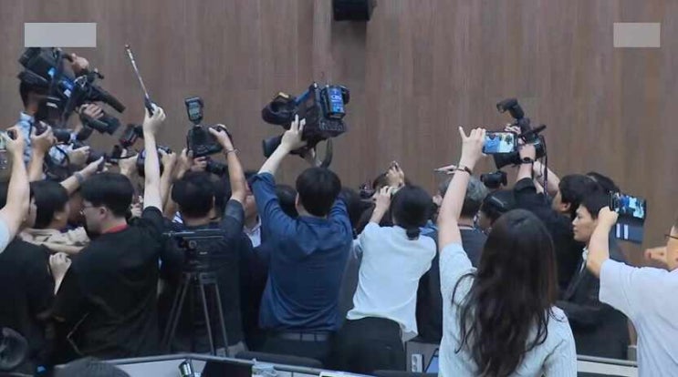 <b>김형석 독립기념관장 국회</b> 기자 회견 절차 위반 <b>논란</b>.