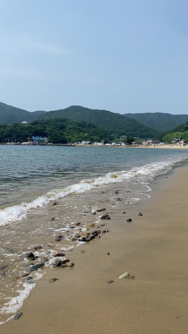  남해 월포 해수욕장: 에메랄드빛 보석, 잊지 못할 추억
