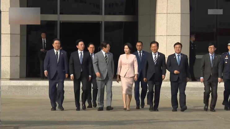 이재명 대통령 <b>아세안 정상회의</b> 말레이시아로 출발(서울 공항).