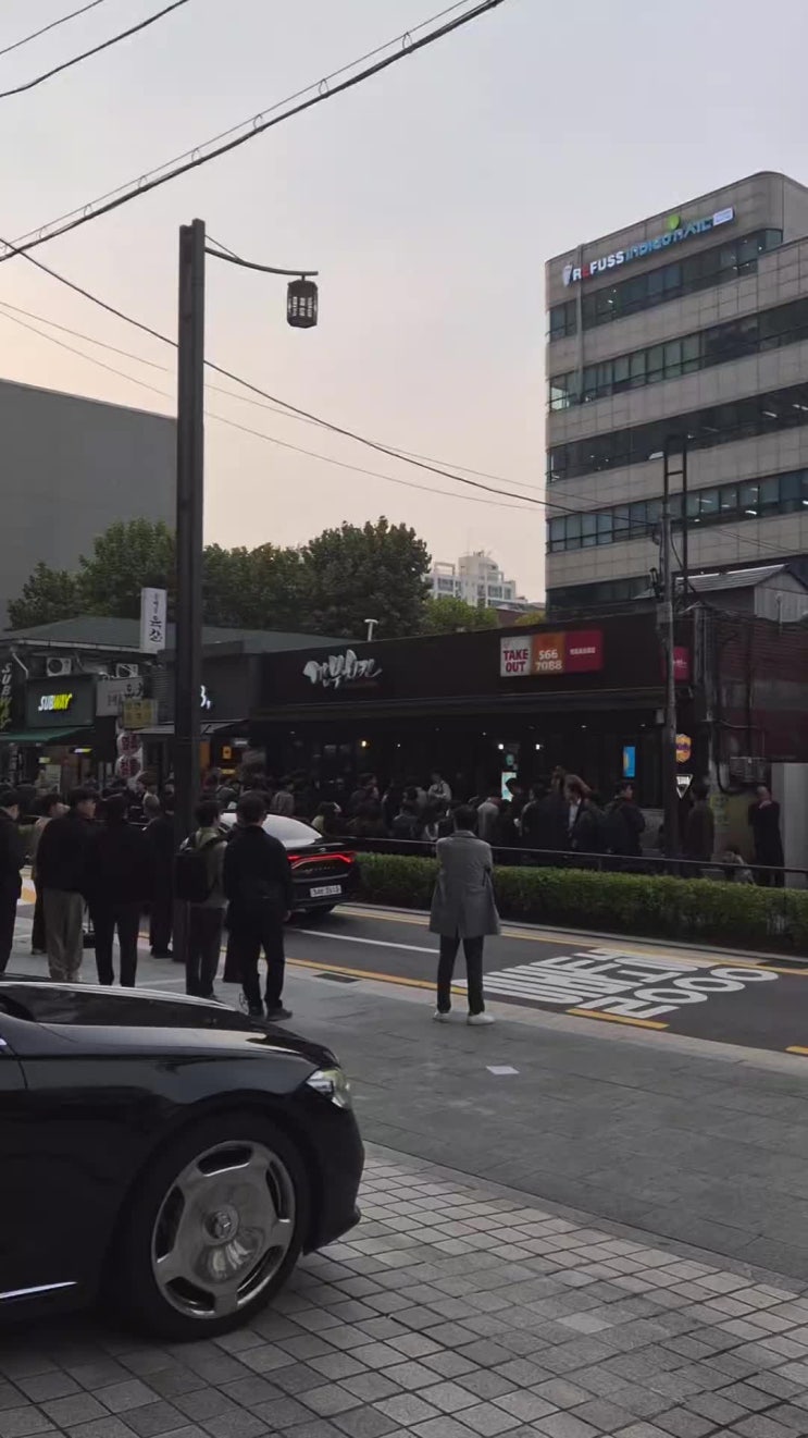 "<b>이재용</b>, <b>정의선</b>, <b>젠슨황</b>, 삼성동 '깐부치킨' 실시간 회동!... 