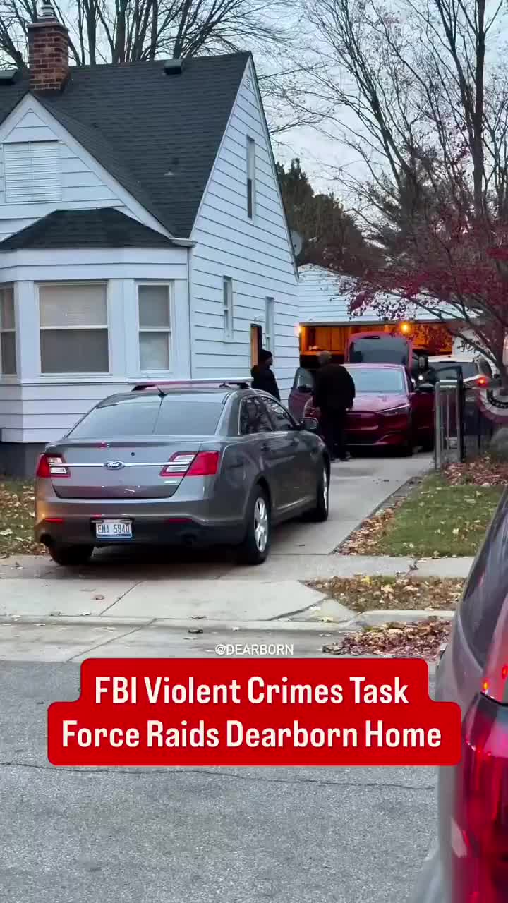 2025-11-22/Special Q Forces/FBI가 미시간주 디어본의 한 주택을 또다시 급습했습니다.🚨 하산 초크라는 ...