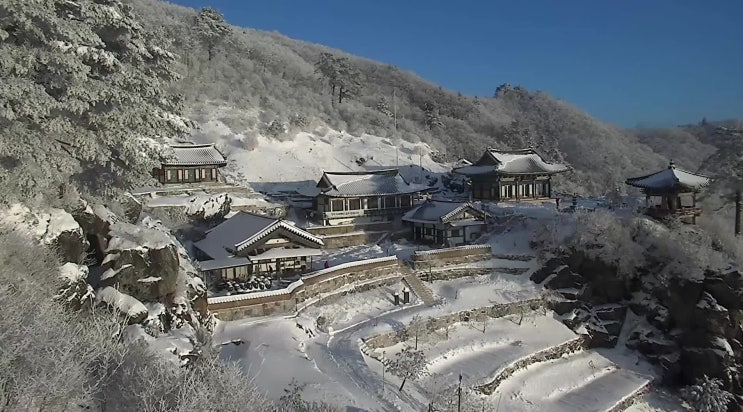  눈덥힌 고즈넉한 산사,,치악산 상원사