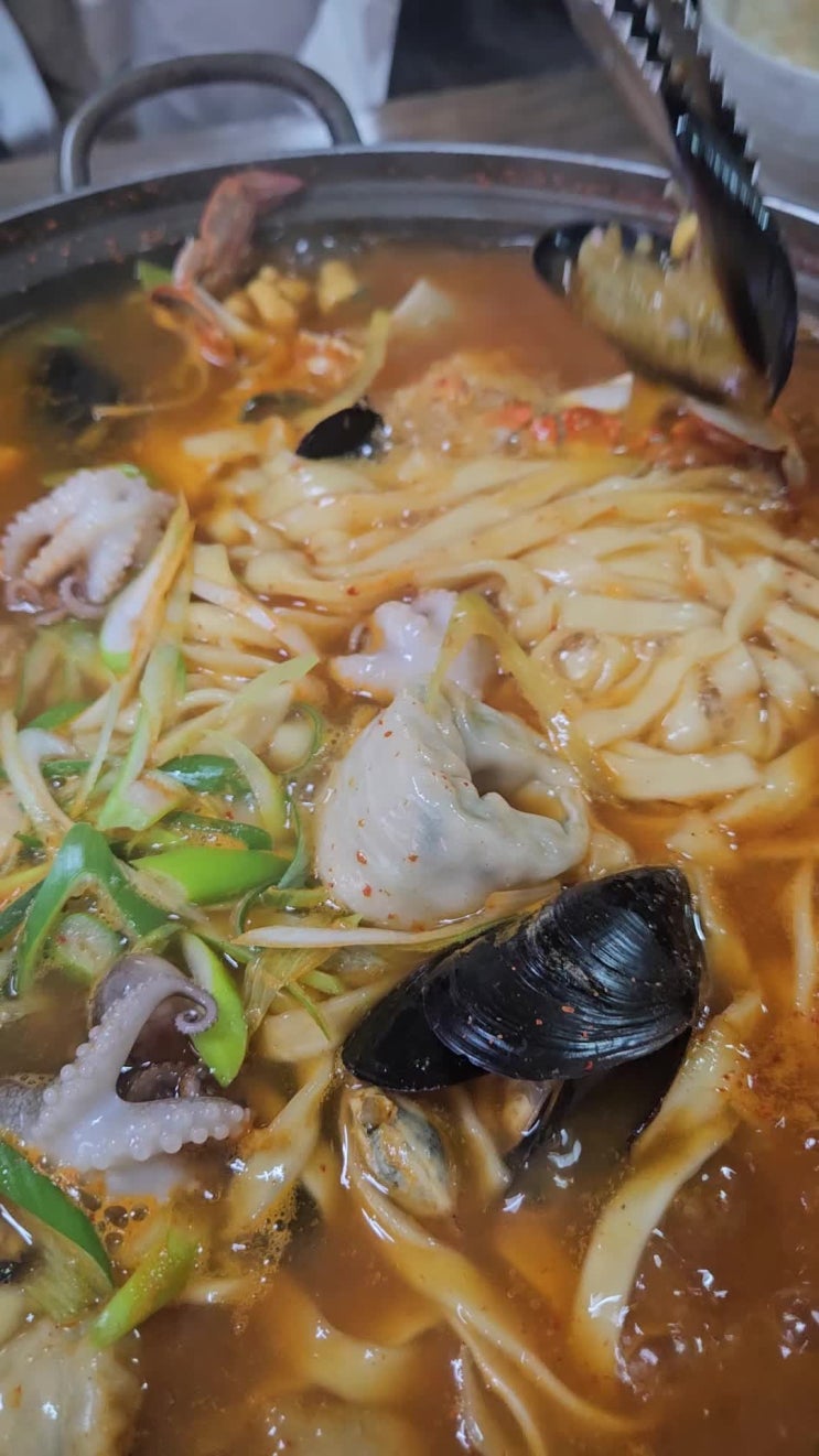  [춘천 맛집] 파워블로거(지인)가 인정한 해물 폭탄, 은혜네해물칼국수 솔직 후기