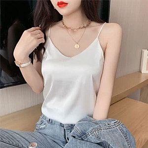 브이넥 실크 새틴 끈나시, 우아함과 편안함을 동시에