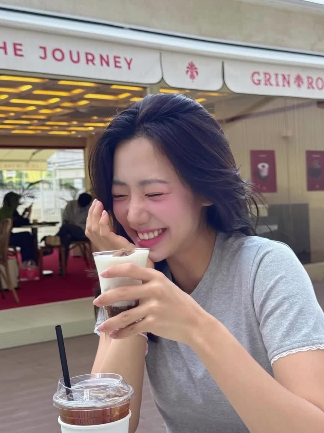 김남주, 에이핑크를 넘어 당당함으로 피어난 15년의 기록
