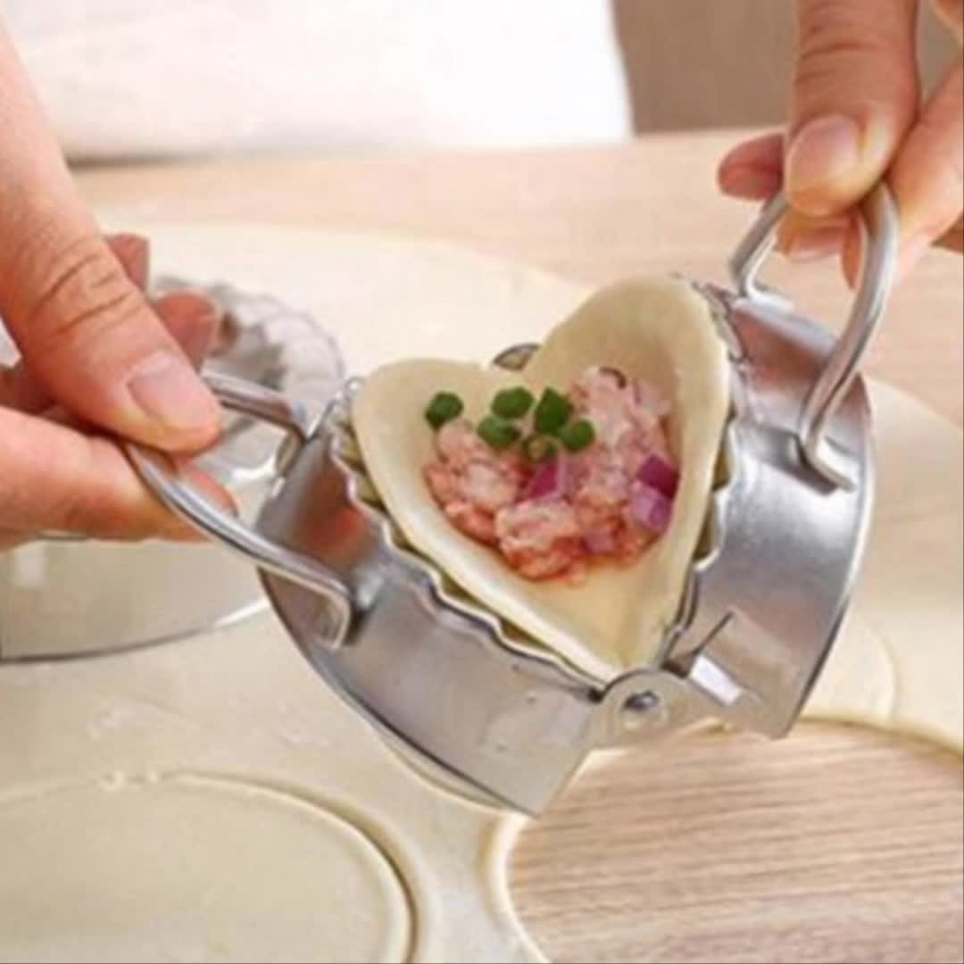 김치 고기 만두 만드는 기계 대형의 정갈한 매력