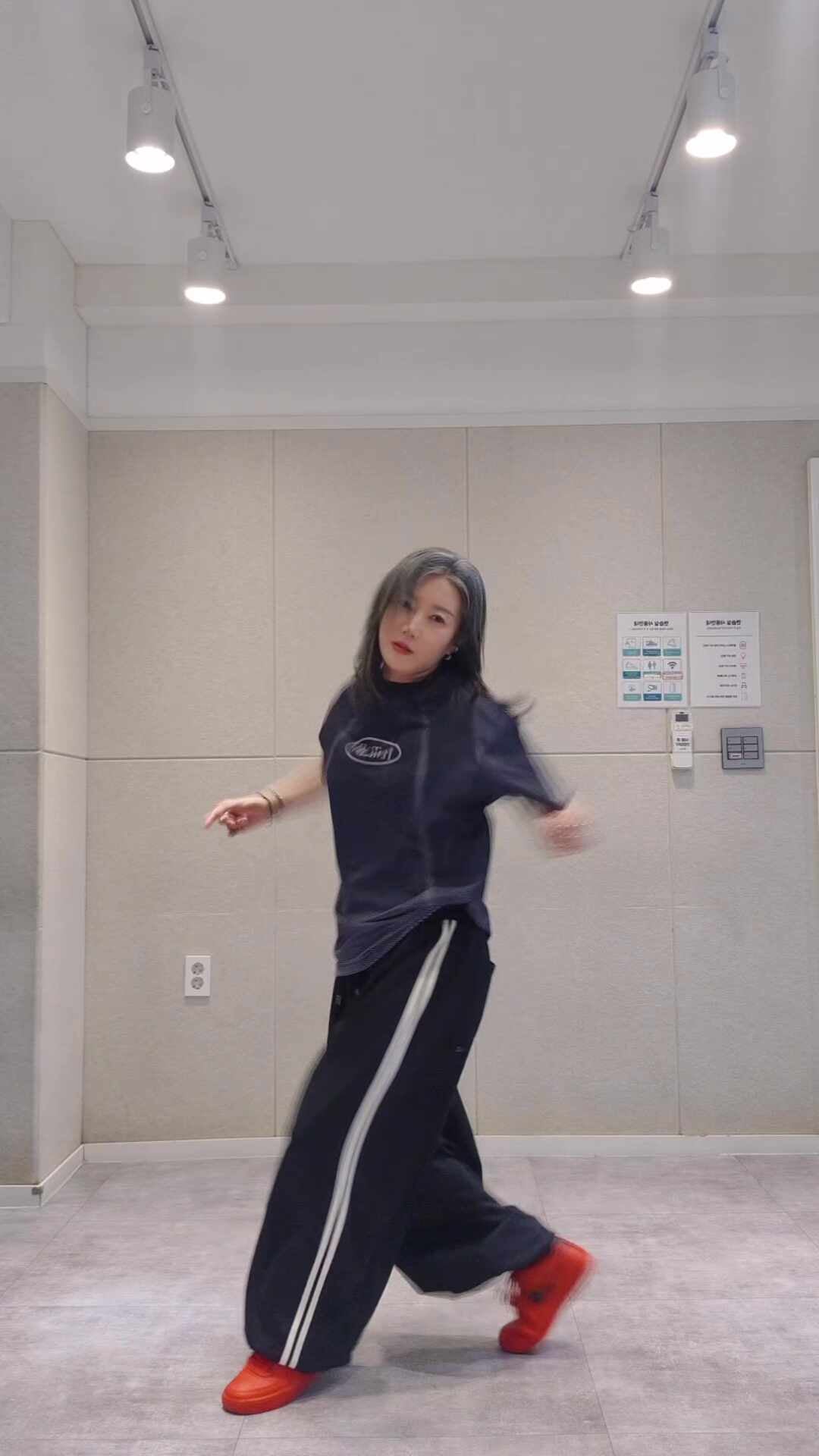 Yeongdeungpo Culture Center Broadcast Dance: Learn aespa's 'Lemonade' Idol Choreography for Office Workers' Hobby Exercise
