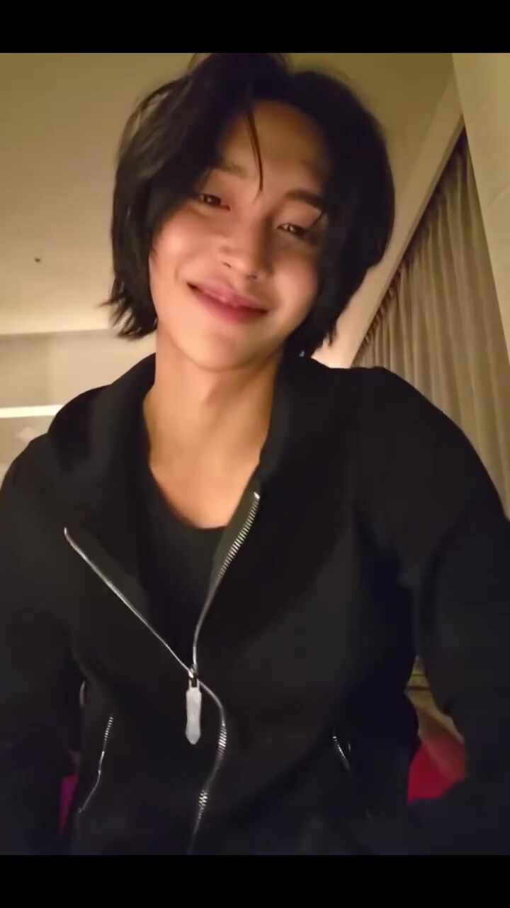 260716 원빈이 이렇게 부은거 처음 봄...ㅎㅎㅎ 요요기 팬미팅...