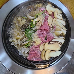 襄陽ソルビーチの美味しい店、松茸村、オーシャンプレイで遊んだ後、松茸鍋を食べたレビュー
