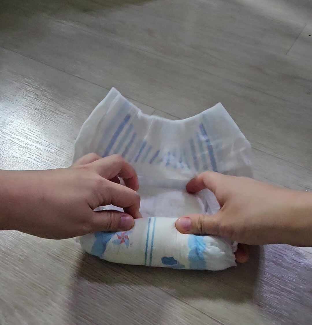 하기스 팬티형 기저귀 압축 접는법 꿀TIP! 쓰레기 봉투 부피 절반으로 줄이기
