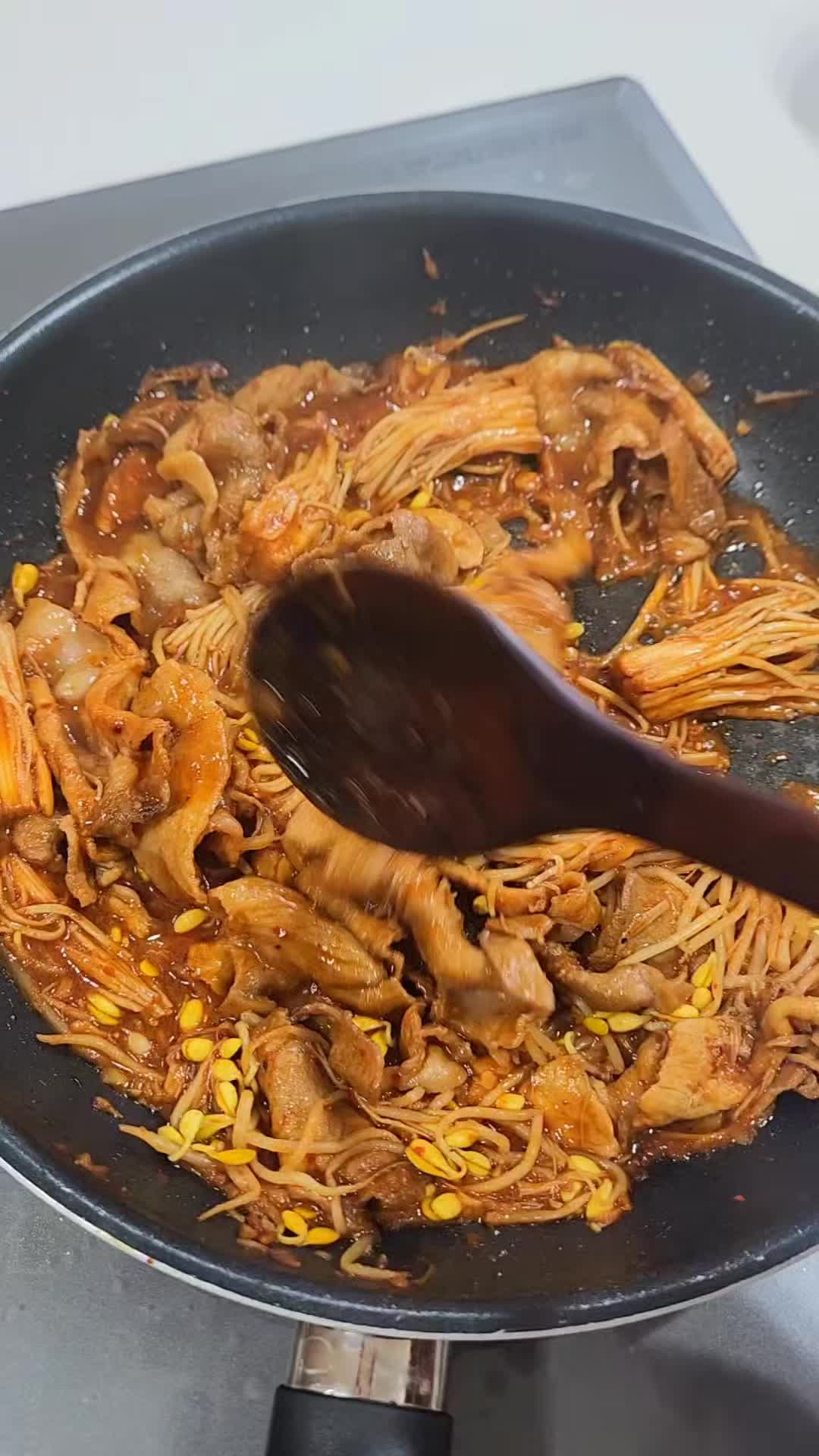 대패삼겹살 콩나물불고기 1인분 레시피, 간단한 냉장고 털이 콩불 만들기