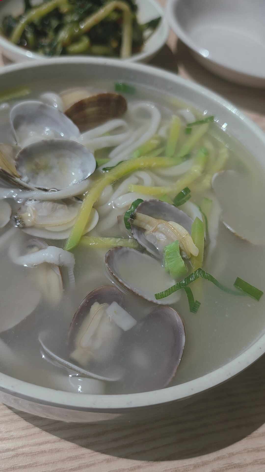 현지인들이 추천하는 비봉손칼국수, 직접 다녀왔습니다 / 줄 서는 이유가 있었습니다,
