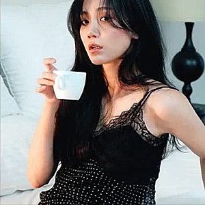 Actress Shin Hyun Been Gains Popularity as Jang Gyeo Wool in 'Hospital Playlist'