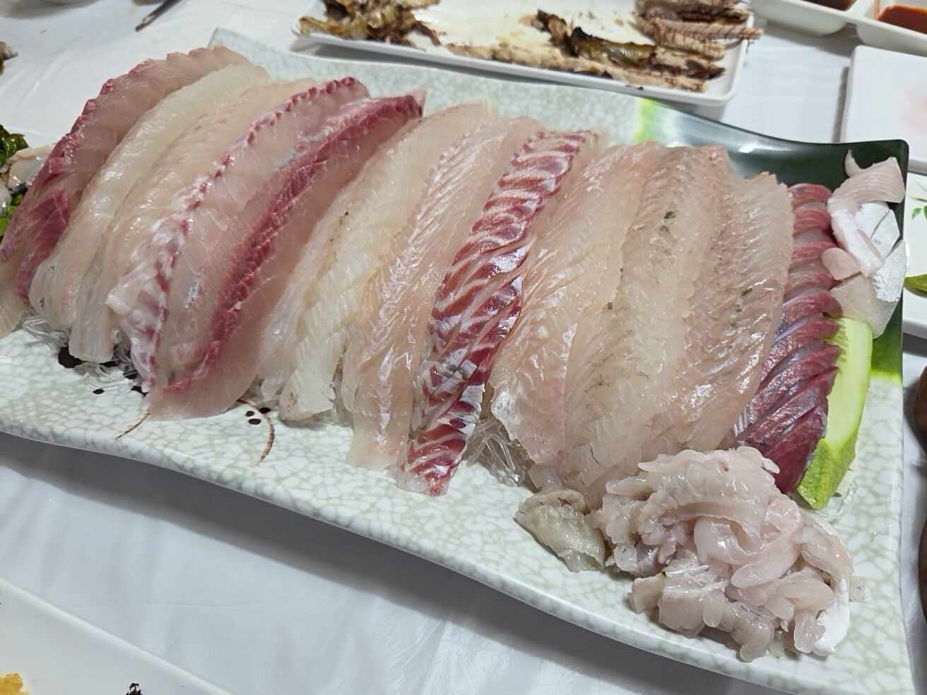 [양양 맛집] 낙산해수욕장 푸짐한 인심의 끝판왕, '진주횟집' 모둠회